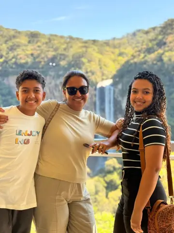 Cliente da Maritê Turismo — Lilian e família em Canela-RS