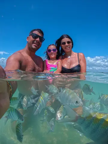 Cliente da Maritê Turismo — Rafael e família em Maragogi-AL